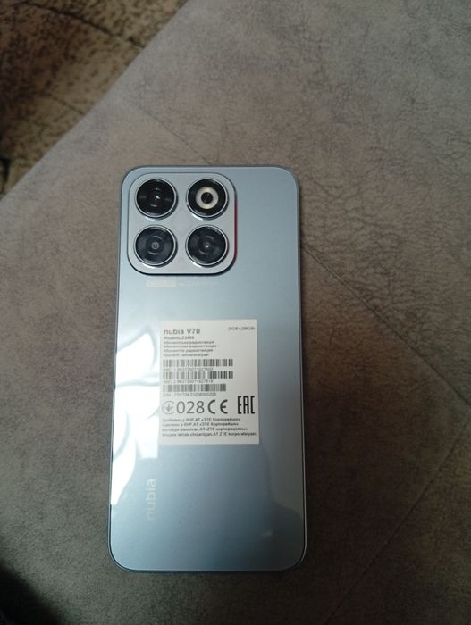 Продам телефон nubia V70