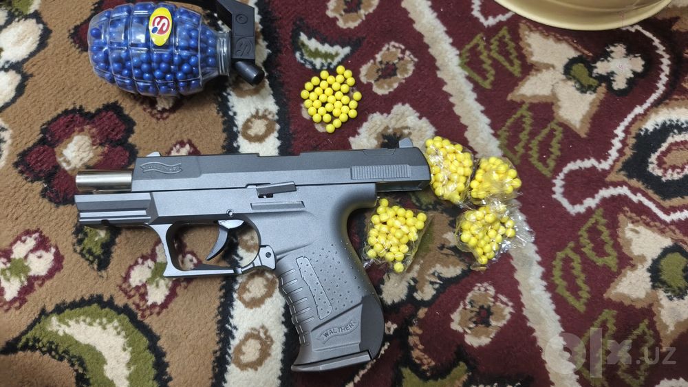 Pistolet.  Airsoft gun C23A 6mm