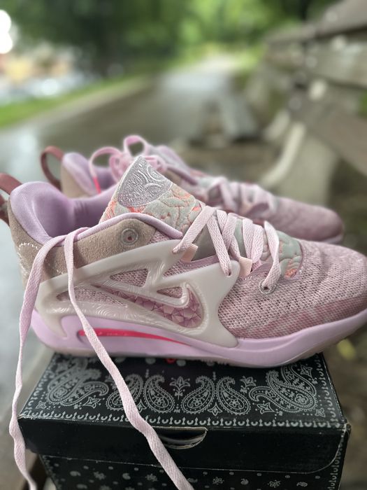 Nike KD 15 NRG “Aunt Pearl”