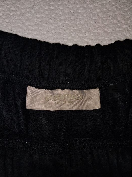Pantaloni essentials