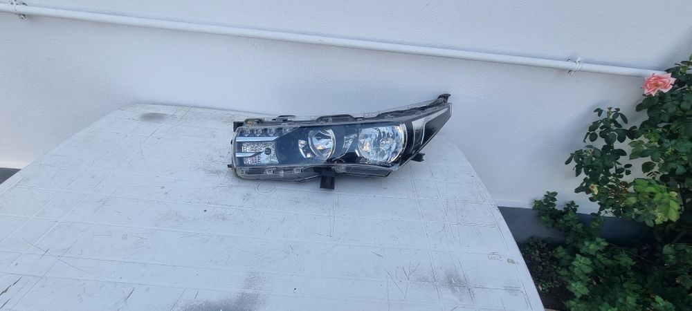 Far stanga Toyota corolla