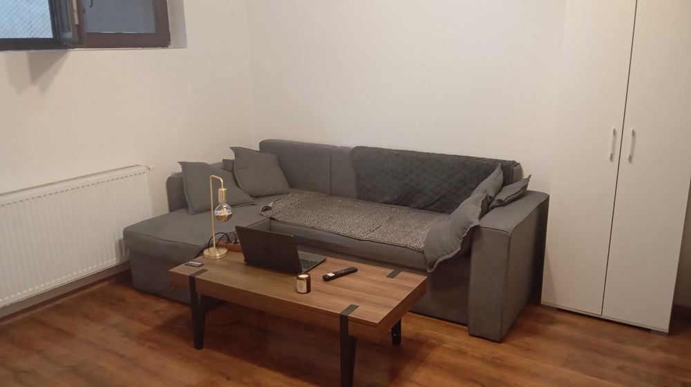 Inchiriez apartament doua camere!