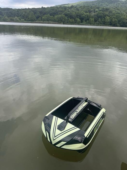 Лодка  за захранка carplonge rt4