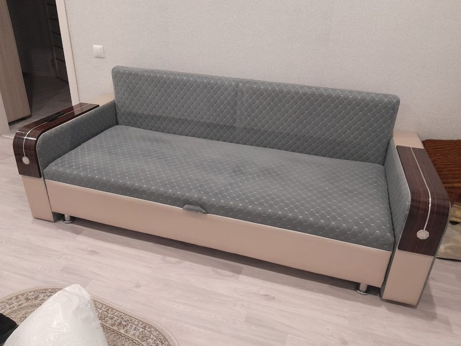 Продам  диван хорошем состоянии