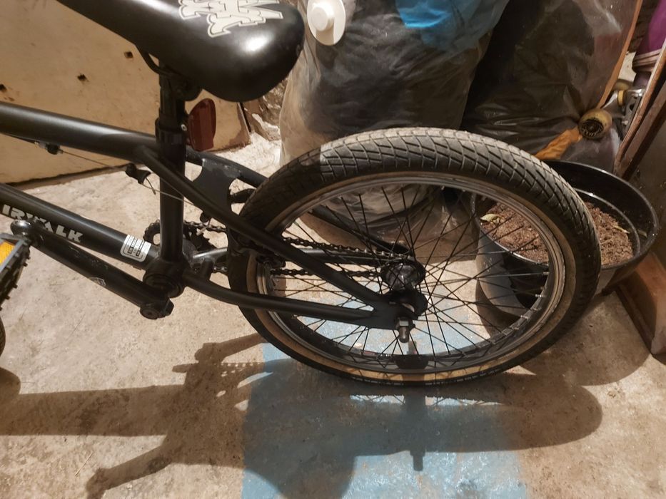 Vând bicicletă jumper (bmx)