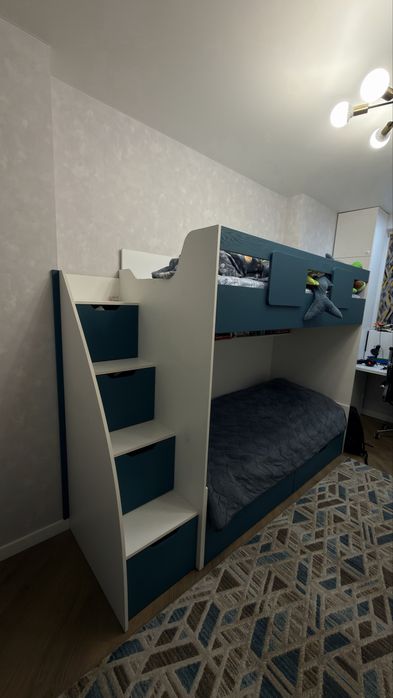 Двухъярусная кровать