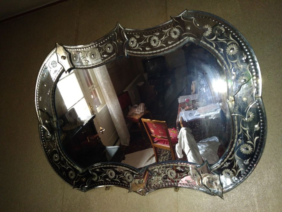 Oglinda de sufragerie