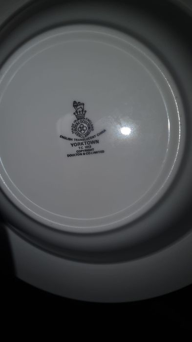 Serviciu masa porțelan veritabil Royal  Doulton  York Town
