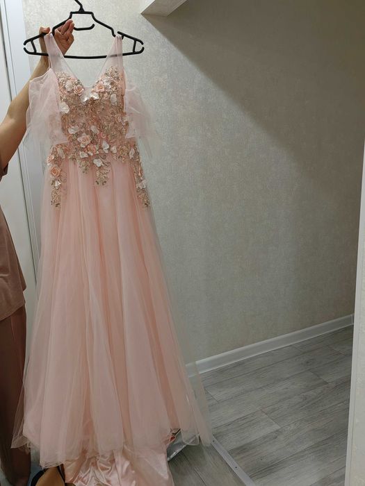 Вечернее платье розовое