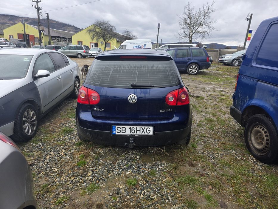 Autoturism vw golf 5