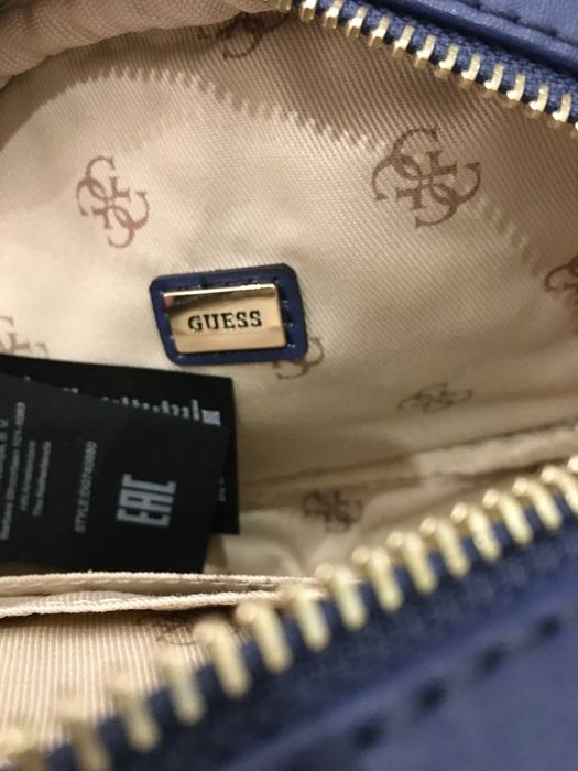 GUESS чанта за кръст