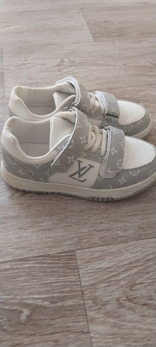 Детская обувь кросы