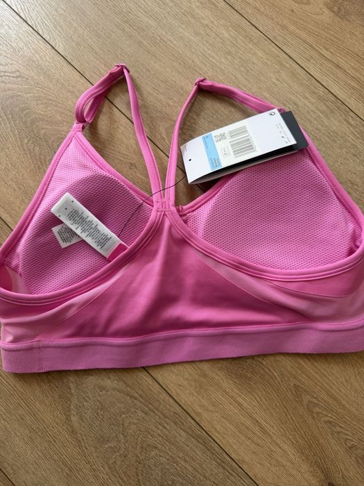 Бюстие на Nike н розов цвят