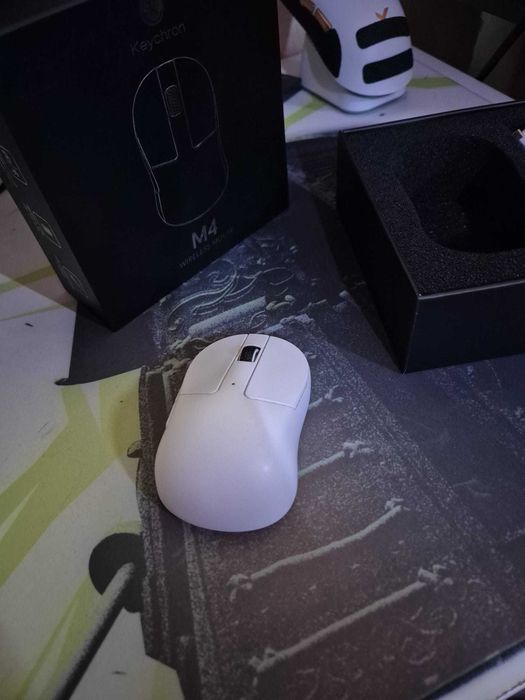 Mouse Gaming Keychron M4 Wireless Fingertip