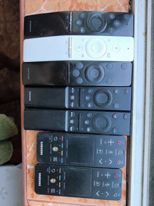 Telecomanzi q-led Smart tv Samsung perfect funcționale dar folosite