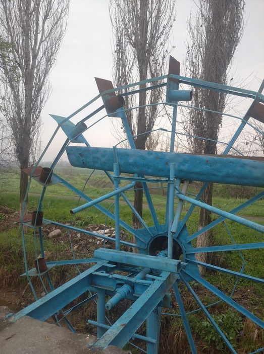 Резервуары, системы орошения, подьемные механизмы для полива.