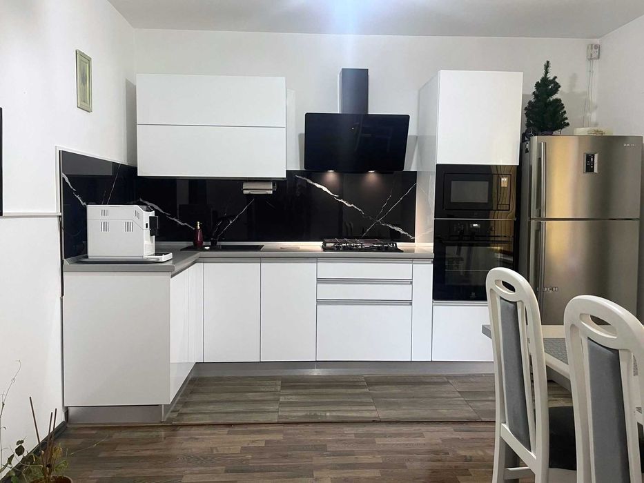 Casa particulara P+E+M (propietar)