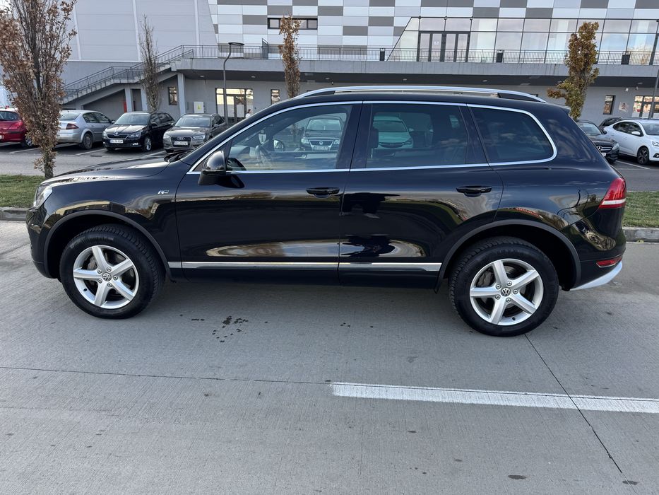 DE VANZARE Volkswagen Touareg R-Line 2012 Diesel