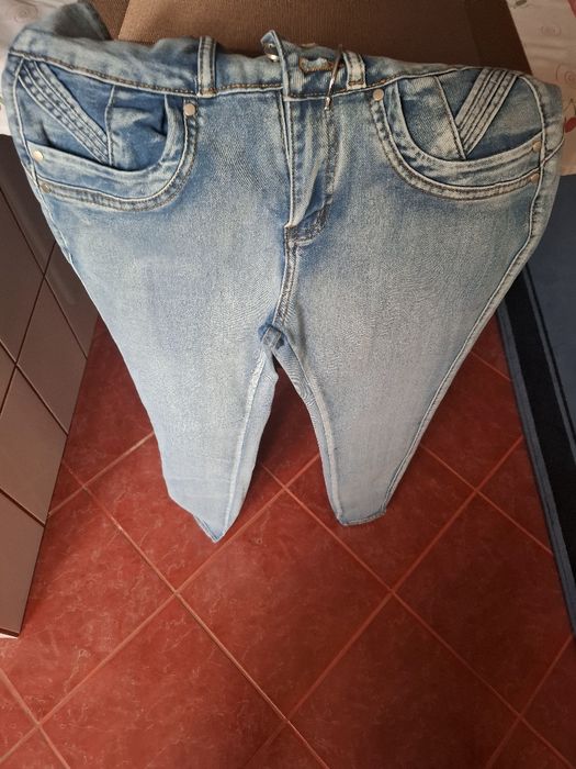 Vând Blugi și pantaloni lucioși modelatori. Damă  noi.