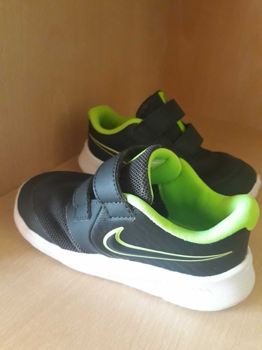 Децки маратонки nike
