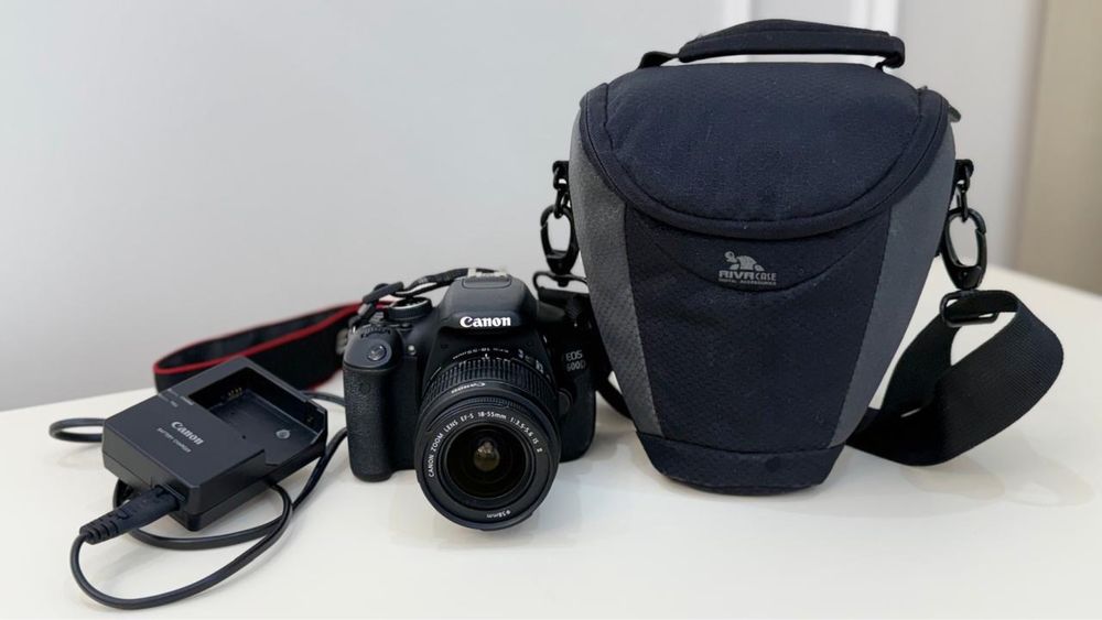 Камера Canon EOS 600D