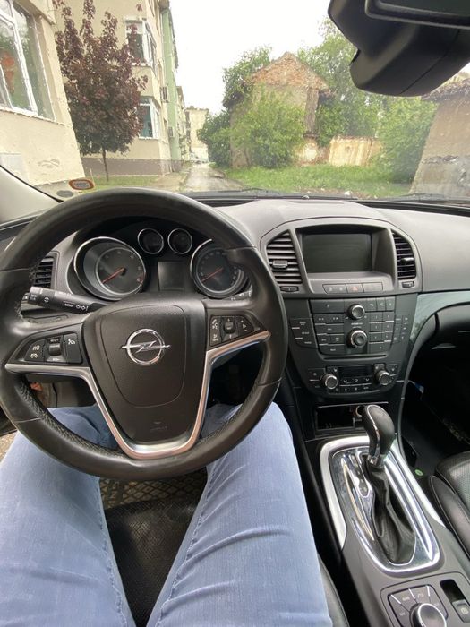 Опел инсигния може и на части 2010 г.