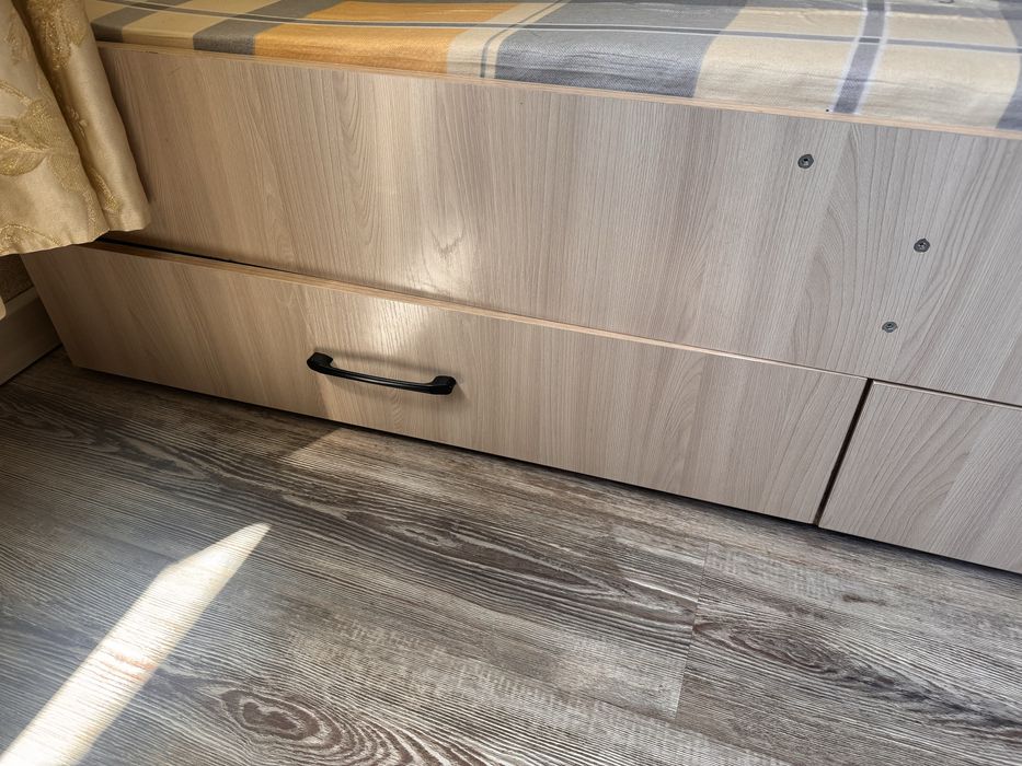 Кровать 80×180 б/у, с 2 ящиками