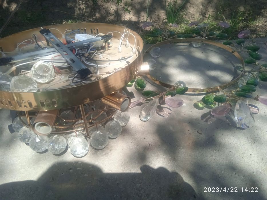 Люстра большая .