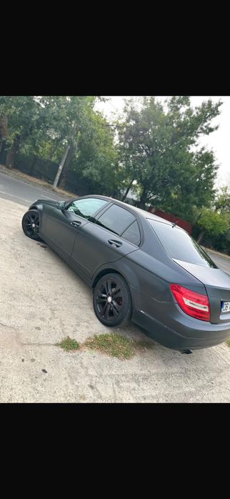 Vând  MERCEDES C class KM REALI !!