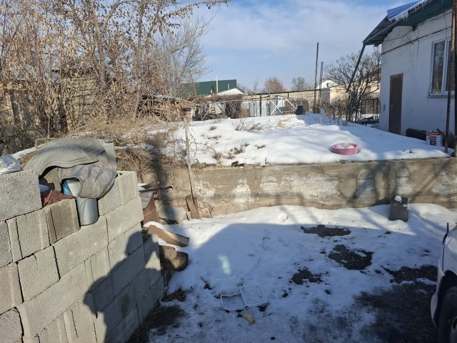 Продам дом в центре посёлка.