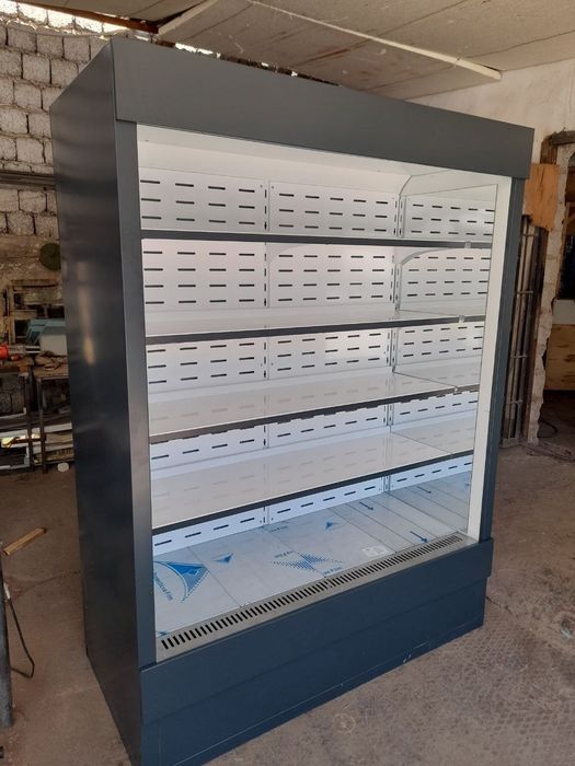 Витрина  холодильник на заказ