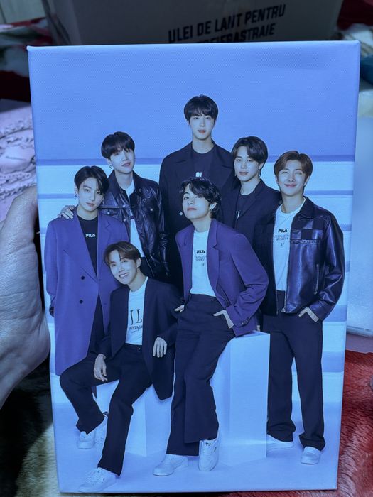 Tablou cu membrii Bts