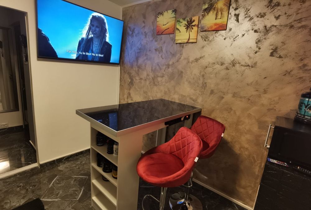 Vând apartament Podul de piatra