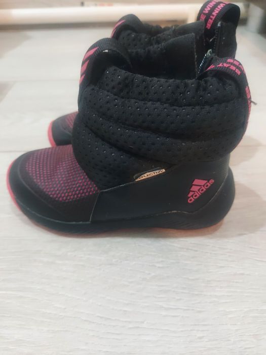 Сапоги на девочку.