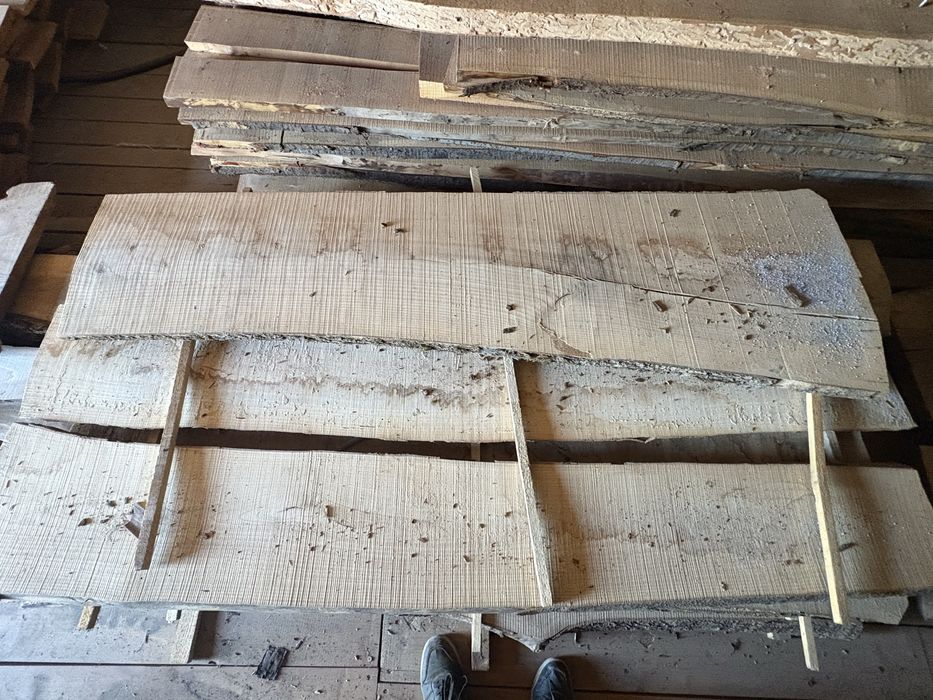 Cherestea si blaturi de masa de nuc stejar  salcam frasin paltin cires