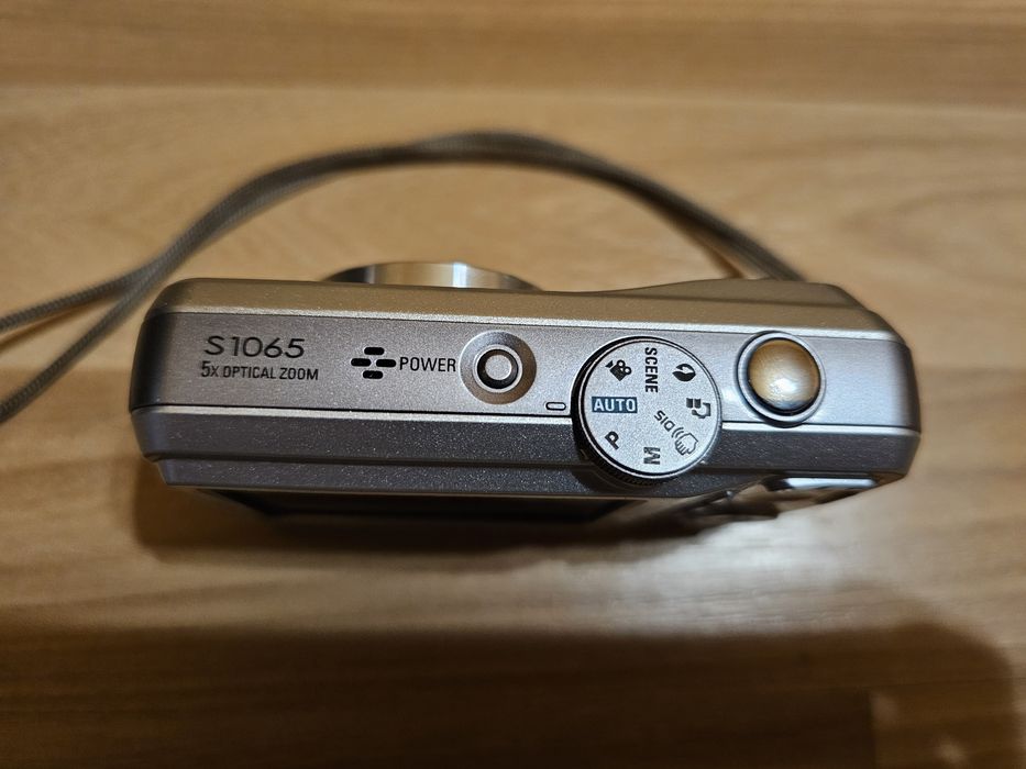 Vând Aparat Digital Samsung S1065 10.2 Megaixeli, În Stare Foarte Bună
