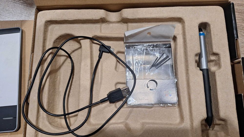 Таблет за рисуване Wacom Intuos CTH-480S