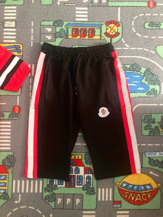 Compleu - Tricou si Pantaloni scurti S