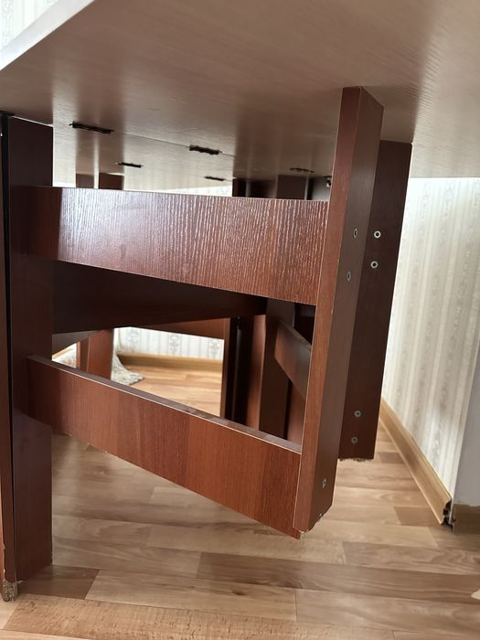 Стол книжка б/у срочно