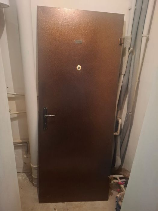 Продам дверь наружный