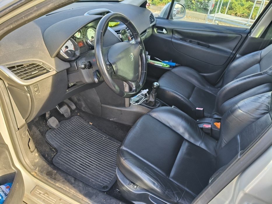 Vând Peugeot 207 SW outdoor