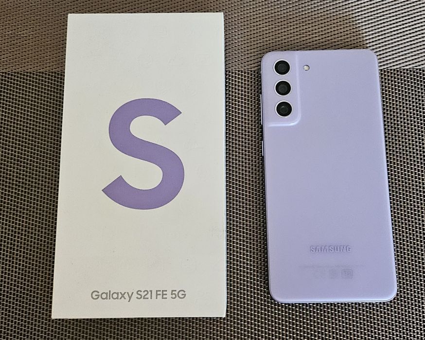 Смартфон Samsung S21 FE