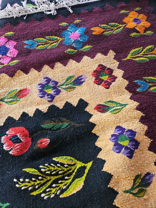 Covor oltenesc traditional 3m pe 2m din lână