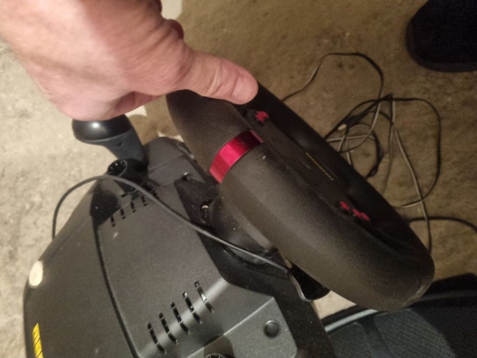 Comanda joc video Momo