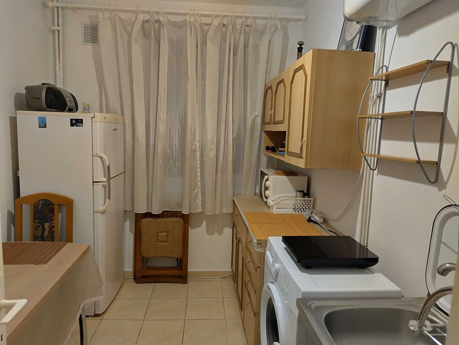 Inchiriez apartament 1 camera Centru Iasi 350 e, pet friendly, unei studente, fara agentii