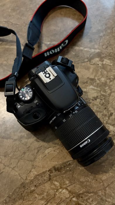 Canon 100d с объекивом 18-55мм