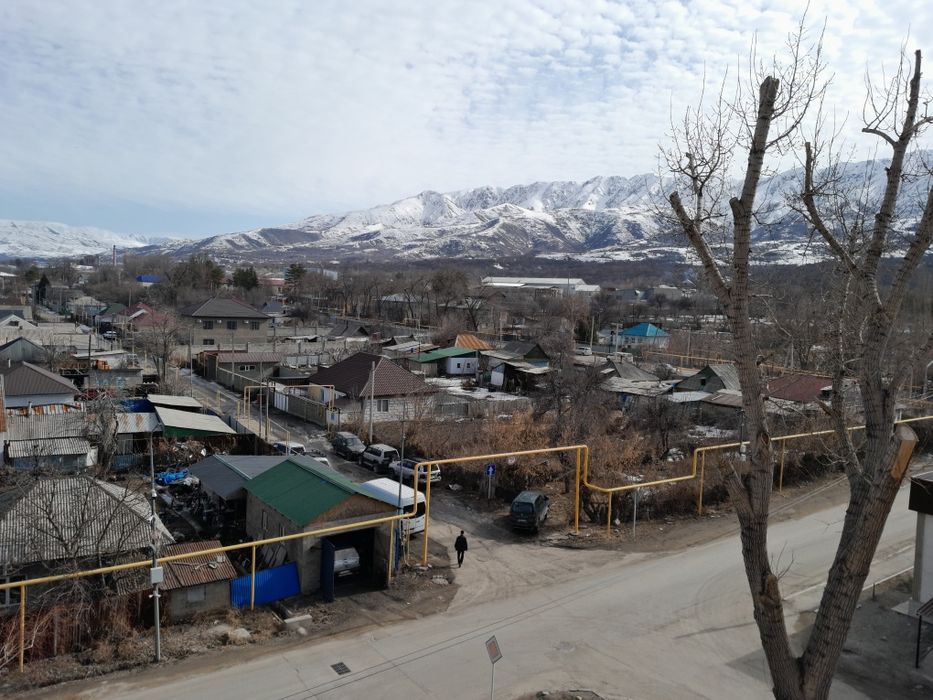 Срочно продам 2 х ком в центре на станций