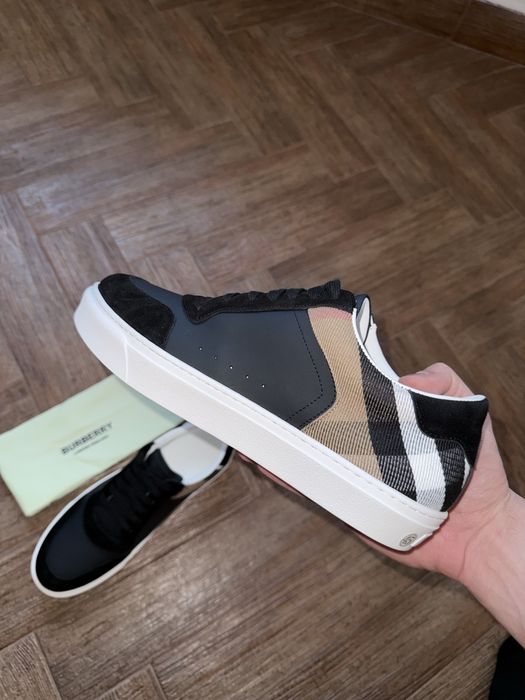 Pantofi Burberry marimea 45