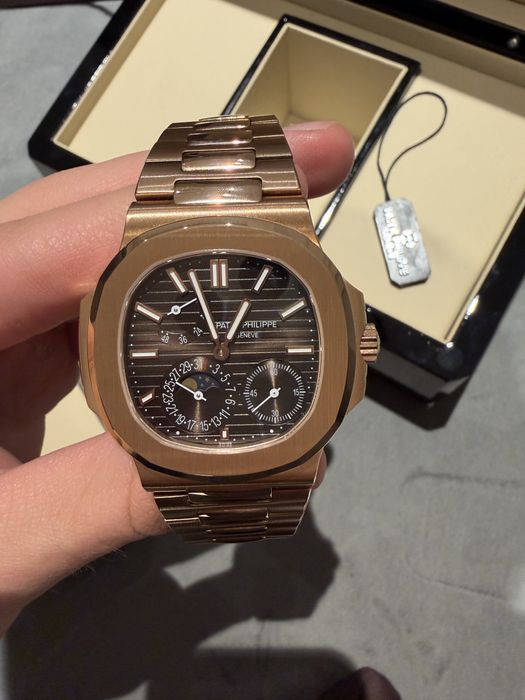 Patek Philippe Nautilus 5712-1R Rose Gold – Full Set – Nou