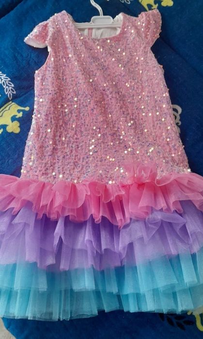 Продам платье красивое